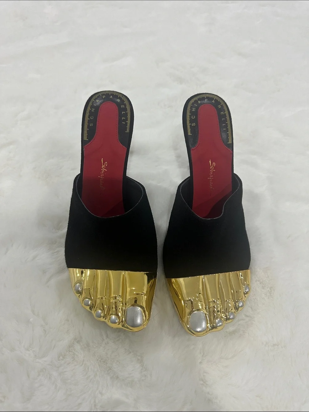 HIGH HEELS - Picture 1 of 9